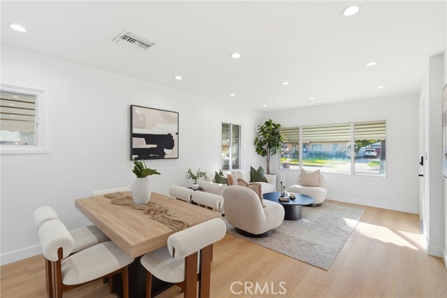 Detail Gallery Image 13 of 74 For 2140 N Rose St, Burbank,  CA 91505 - 5 Beds | 3/1 Baths