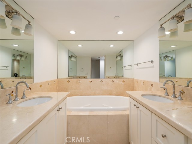 Detail Gallery Image 25 of 35 For 644 Hermosa Ave, Hermosa Beach,  CA 90254 - 3 Beds | 2/1 Baths