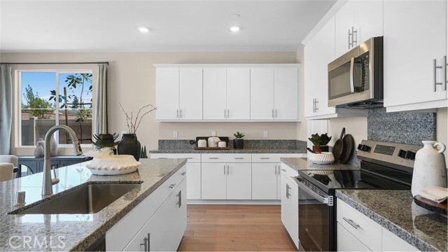 Detail Gallery Image 2 of 25 For 16504 Tarano Ln, Moreno Valley,  CA 92551 - 5 Beds | 3 Baths