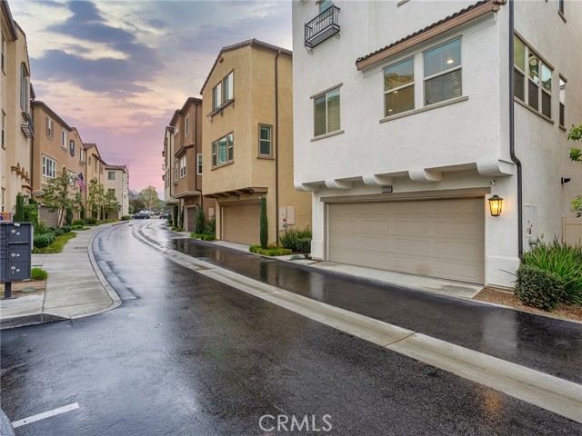 Detail Gallery Image 41 of 53 For 11238 N Mission Heights Dr, –,  CA 91345 - 3 Beds | 3 Baths