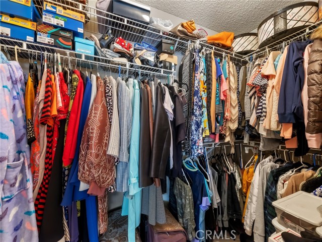 16873 Silica Drive, Victorville CA: https://media.crmls.org/medias/b2fd9614-bc6f-4506-bc01-4f59489da7fd.jpg