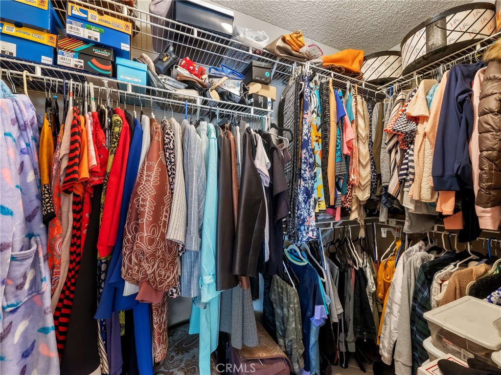 https://media.crmls.org/medias/b2fd9614-bc6f-4506-bc01-4f59489da7fd.jpg?preset=X-Large