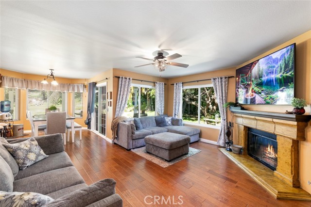 Detail Gallery Image 17 of 47 For 43691 Butternut, Temecula,  CA 92592 - 4 Beds | 3 Baths