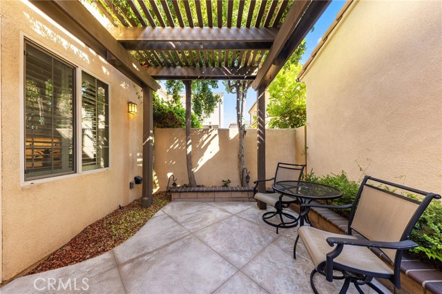 78 Keepsake, Irvine CA: https://media.crmls.org/medias/b2fed716-2152-47d3-a673-4ea2f881ebcb.jpg