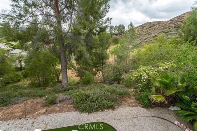21714 Agajanian Lane, Saugus CA: https://media.crmls.org/medias/b2fee4b4-a5d3-469c-b94d-2bce3c120c1c.jpg