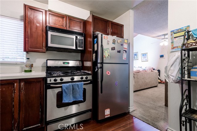 Detail Gallery Image 12 of 26 For 18350 Hatteras St #213,  Tarzana,  CA 91356 - 2 Beds | 2 Baths