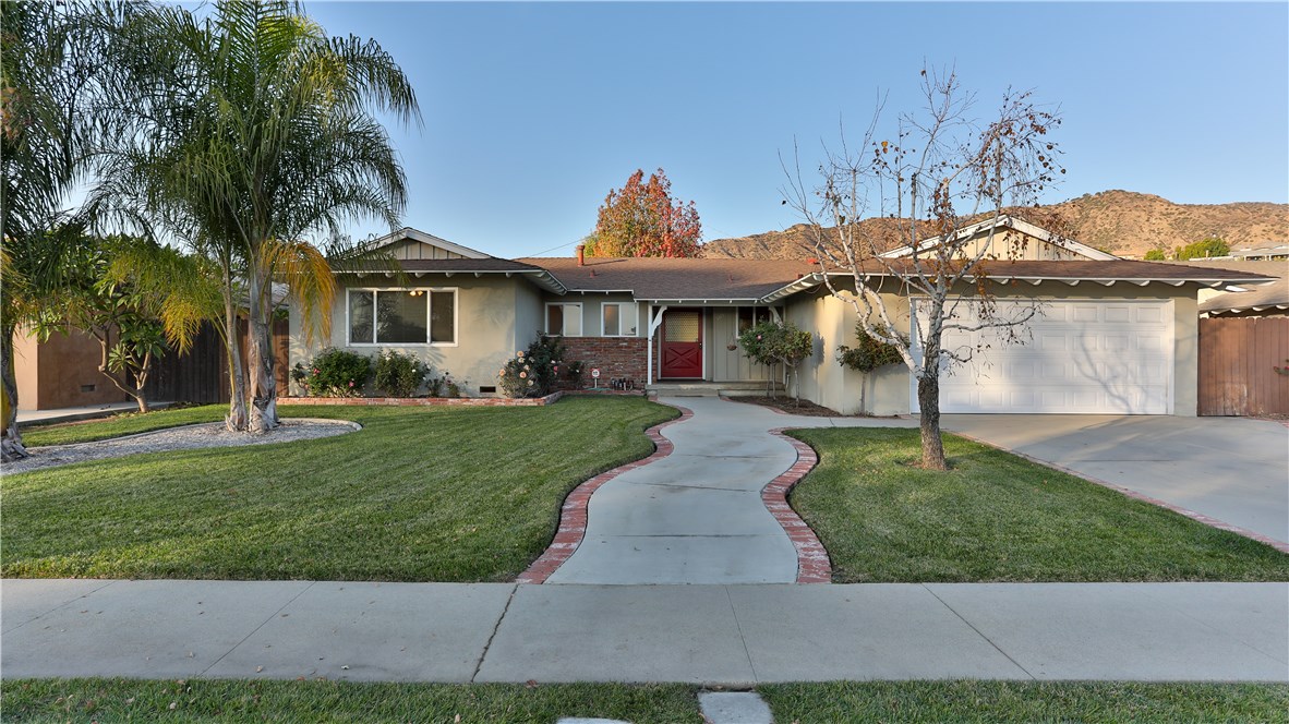 505 E 11th St, Azusa, CA 91702