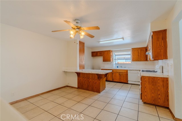 Detail Gallery Image 11 of 63 For 13233 Eastend Ave, Chino,  CA 91710 - 7 Beds | 3 Baths