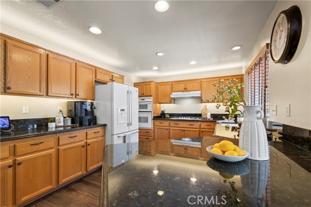 13139 Derby Avenue, Chino CA: https://media.crmls.org/medias/b3005156-0b89-444f-a5f3-f8c2a76765aa.jpg