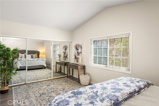 9 New Mdws, Irvine CA: https://media.crmls.org/medias/b300940c-6859-40f6-947e-3bdbaa105cbb.jpg