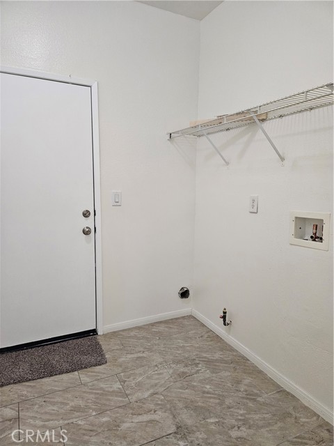 Detail Gallery Image 10 of 13 For 15850 Desert Rock St, Adelanto,  CA 92301 - 3 Beds | 2 Baths