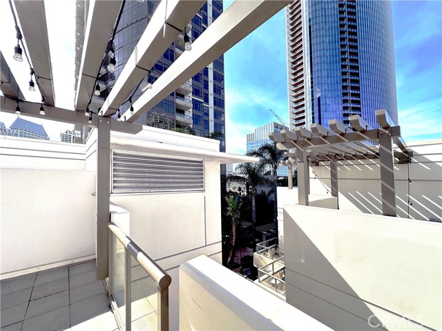 700 E Street, San Diego, California 92101, 1 Bedroom Bedrooms, ,2 BathroomsBathrooms,Residential,For Sale,E Street,OC24112082