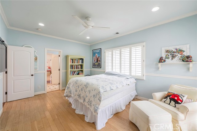 Detail Gallery Image 27 of 55 For 880 11th Street, Manhattan Beach,  CA 90266 - 5 Beds | 4 Baths
