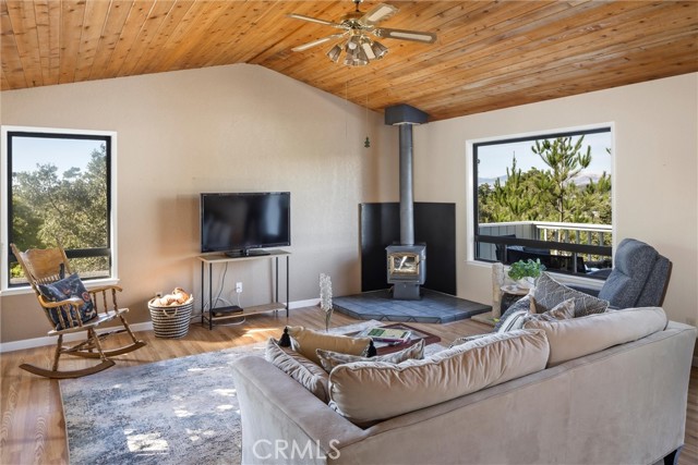 Detail Gallery Image 8 of 43 For 2496 Langton St, Cambria,  CA 93428 - 3 Beds | 2 Baths