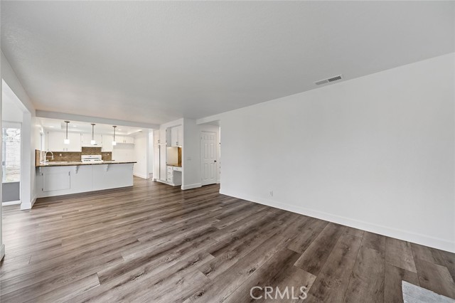 701 Black Oak Circle, Corona CA: https://media.crmls.org/medias/b302e48f-a500-4ffc-baa9-a4af03842127.jpg