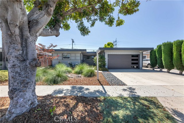2054 Pattiz Avenue, Long Beach CA: https://media.crmls.org/medias/b303a73a-d681-4a9d-bcf0-523e62d70d4a.jpg