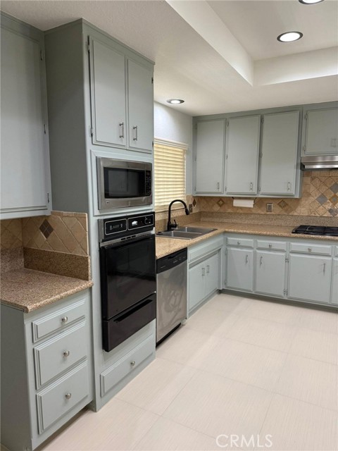 Detail Gallery Image 7 of 21 For 14040 Hopi Rd, Apple Valley,  CA 92307 - 3 Beds | 2 Baths