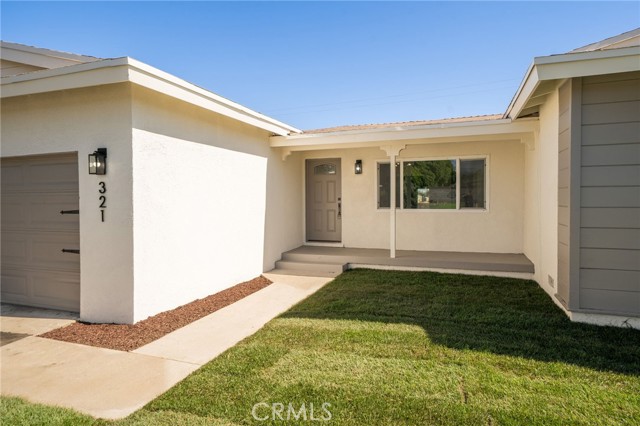 321 W Scott Street, Rialto CA: https://media.crmls.org/medias/b304bf0c-f6d9-491c-933e-e59ecbb72c27.jpg