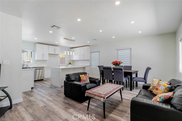 Detail Gallery Image 3 of 26 For 10777 Mountair Ave, Tujunga,  CA 91042 - 2 Beds | 1 Baths