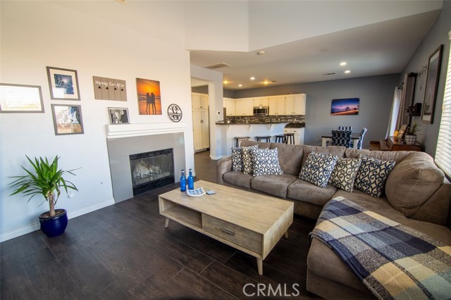 13411 Hawthorn Avenue, Moreno Valley CA: https://media.crmls.org/medias/b3051760-8a48-4c7f-a605-01afe2d19ba2.jpg