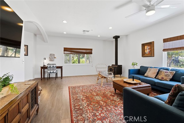 Image 15 of 73 For 15471 Green Valley Truck