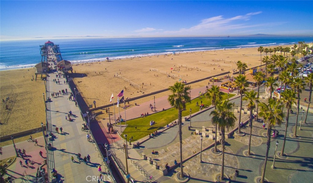 https://media.crmls.org/medias/b306c2bd-832a-4654-99bf-36fbc824fbe2.jpg?preset=X-Large