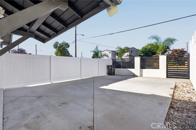 13214 Stagg Street photo 15