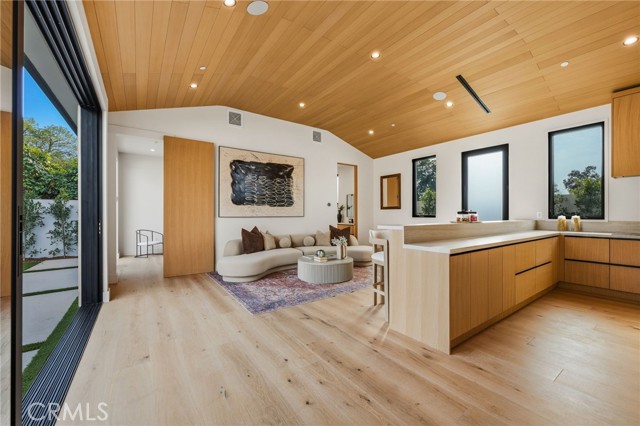 Detail Gallery Image 32 of 36 For 16252 Addison St, Encino,  CA 91436 - 7 Beds | 7/1 Baths