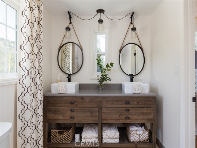 4220 Palos Verdes Drive, Rancho Palos Verdes, California 90275, 3 Bedrooms Bedrooms, ,4 BathroomsBathrooms,Residential,Sold,Palos Verdes,PV22100076