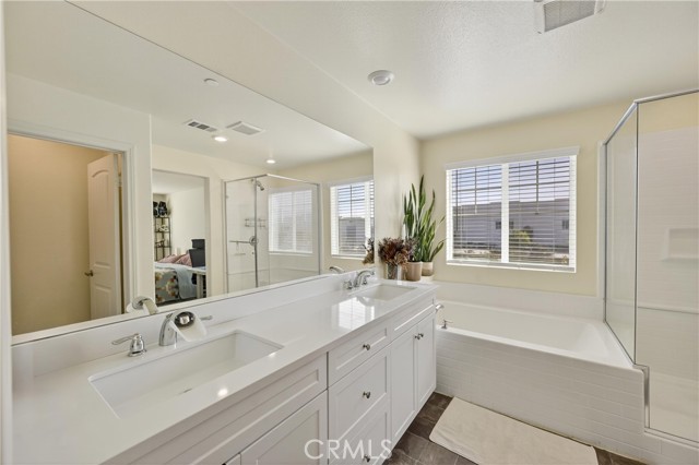 16765 Stags Leap Lane, Fontana CA: https://media.crmls.org/medias/b3090ce6-d99e-4ee5-9000-ffe4641f5f16.jpg
