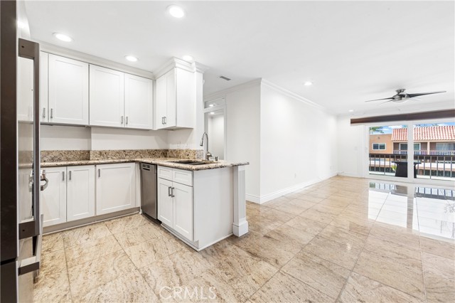 Detail Gallery Image 7 of 38 For 6600 Warner Ave #124,  Huntington Beach,  CA 92647 - 1 Beds | 1 Baths