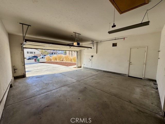 https://media.crmls.org/medias/b30ac01b-0f97-4ef6-908c-da1f0022ce15.jpg?preset=X-Large