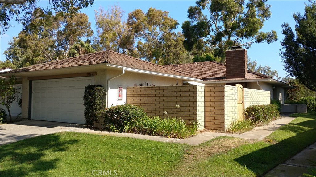 17305 Rosewood