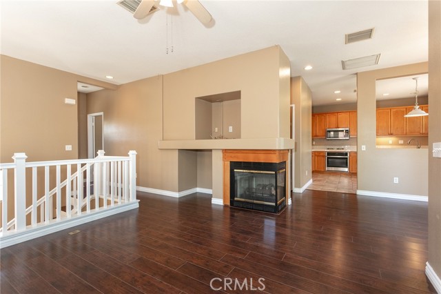 Detail Gallery Image 8 of 24 For 1750 Tallowberry Ln, Simi Valley,  CA 93065 - 3 Beds | 2/1 Baths