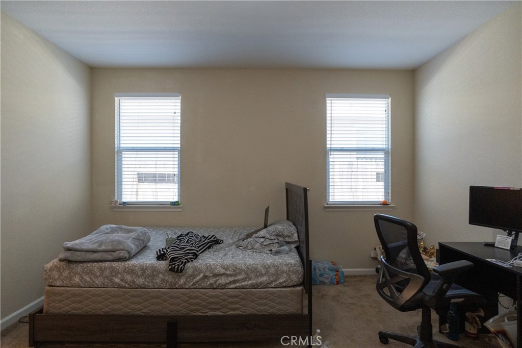 https://media.crmls.org/medias/b30c4469-4415-4f25-aedd-14bd4498ad9f.jpg?preset=X-Large