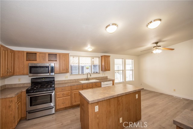 Detail Gallery Image 7 of 47 For 25350 Santiago #153,  Moreno Valley,  CA 92551 - 4 Beds | 3 Baths