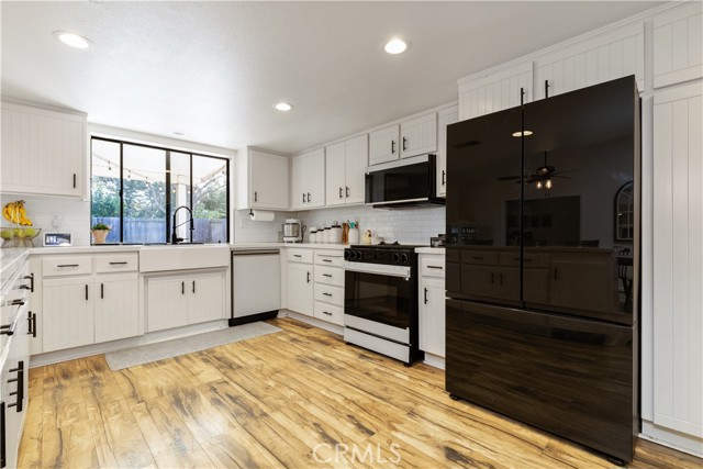 Detail Gallery Image 16 of 53 For 2466 Beechwood Dr, Paso Robles,  CA 93446 - 4 Beds | 3 Baths