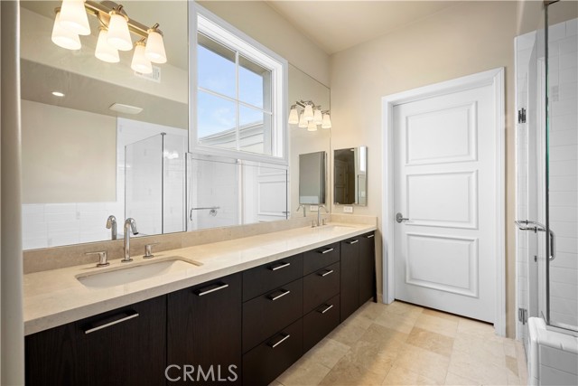611 Caruso Avenue, Glendale CA: https://media.crmls.org/medias/b30ca7e2-e839-4360-a7af-dc868177da64.jpg