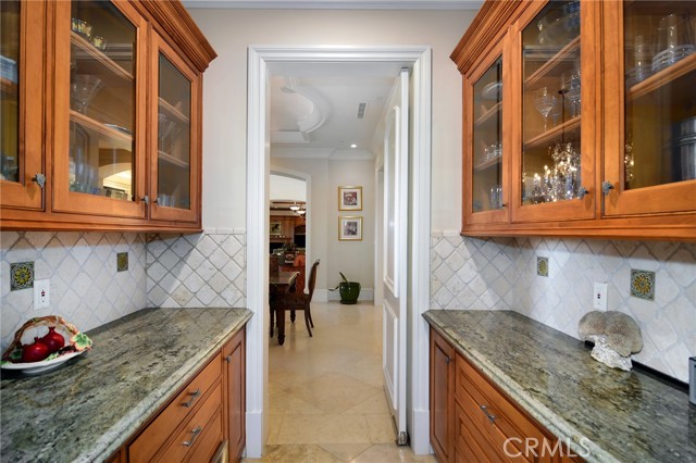 Detail Gallery Image 24 of 73 For 18933 La Montana Pl, Tarzana,  CA 91356 - 7 Beds | 6/1 Baths