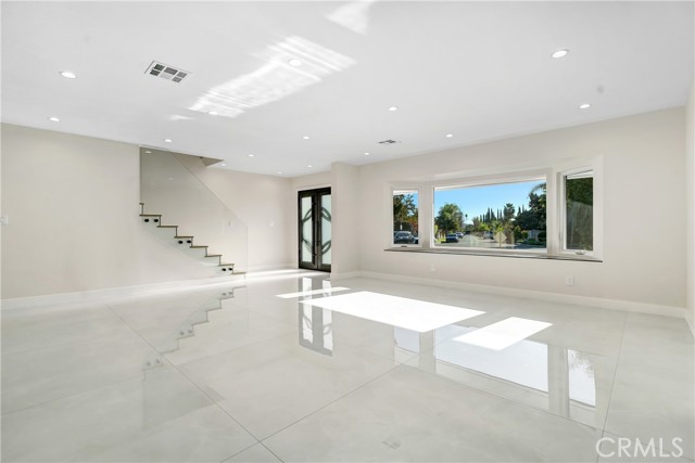 Detail Gallery Image 11 of 28 For 13433 Ebell St, Panorama City,  CA 91402 - 5 Beds | 4 Baths