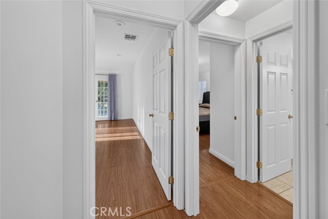 11407 Delano photo 22