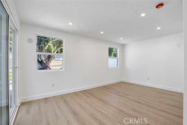 11158 Orion Ave photo 32