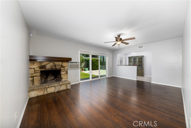261 E Fig Avenue, Monrovia CA: https://media.crmls.org/medias/b30fd398-747b-4963-9b5e-8cd8eee2fe2a.jpg