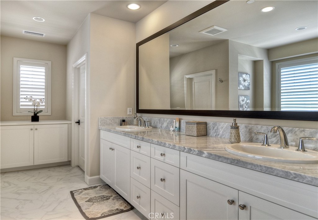 MLS #OC25228348 image #15