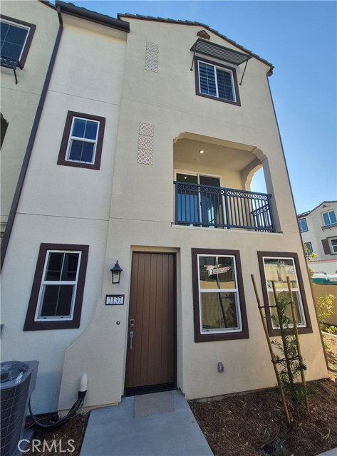 Detail Gallery Image 2 of 24 For 2137 Cumberland, Pomona,  CA 91766 - 4 Beds | 3/1 Baths