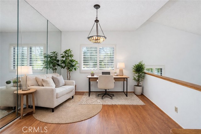 Detail Gallery Image 5 of 37 For 26389 Rainbow Glen Dr, Newhall,  CA 91321 - 2 Beds | 2 Baths