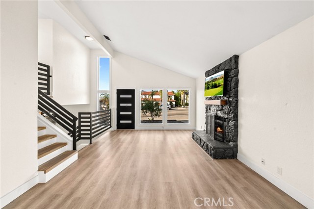 Detail Gallery Image 6 of 25 For 22473 Canyon Lake, Canyon Lake,  CA 92587 - 3 Beds | 2 Baths