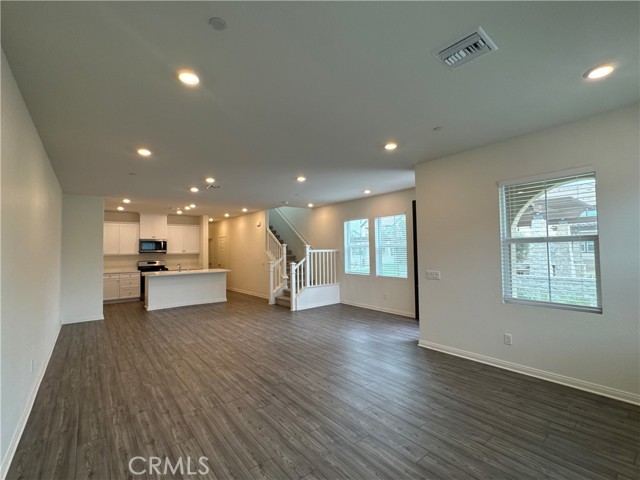Detail Gallery Image 4 of 21 For 4011 E Coronado Privado, Ontario,  CA 91761 - 3 Beds | 2/1 Baths
