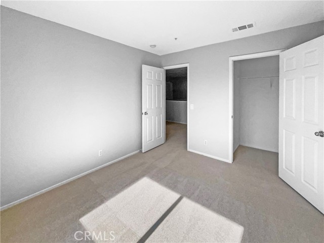 7411 Bull Run Place, Fontana CA: https://media.crmls.org/medias/b3153cb8-563e-479c-ad25-8bdccc157adf.jpg