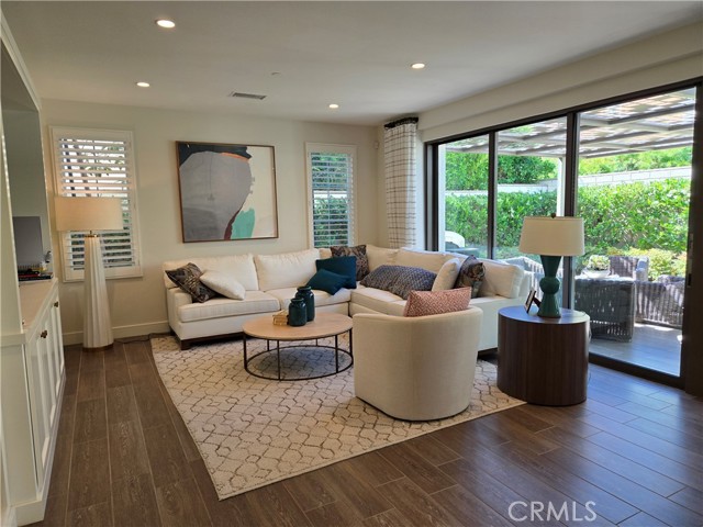 Detail Gallery Image 38 of 41 For 205 Oceano, Irvine,  CA 92602 - 3 Beds | 2/1 Baths